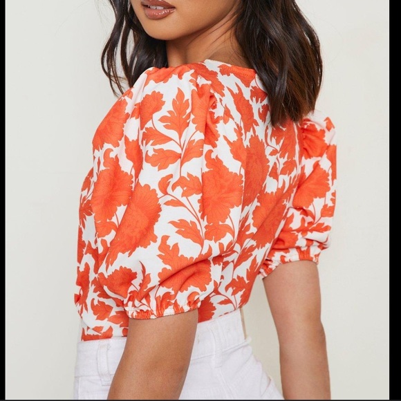 NWOT Boohoo floral print bodysuit - Picture 2 of 2